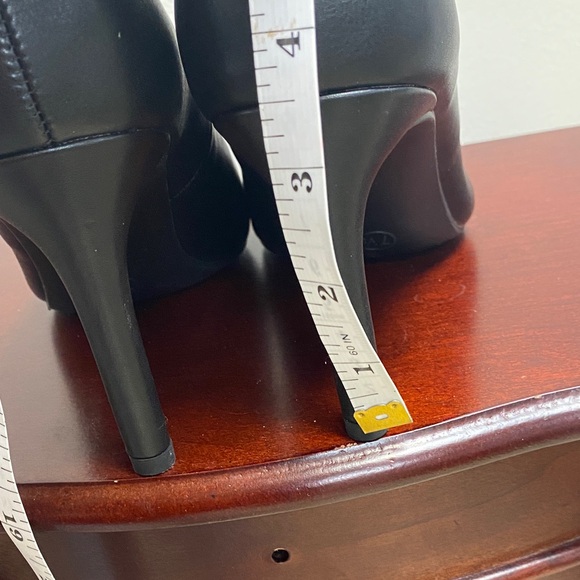 A New Day Classic Black Heels - Picture 6 of 8